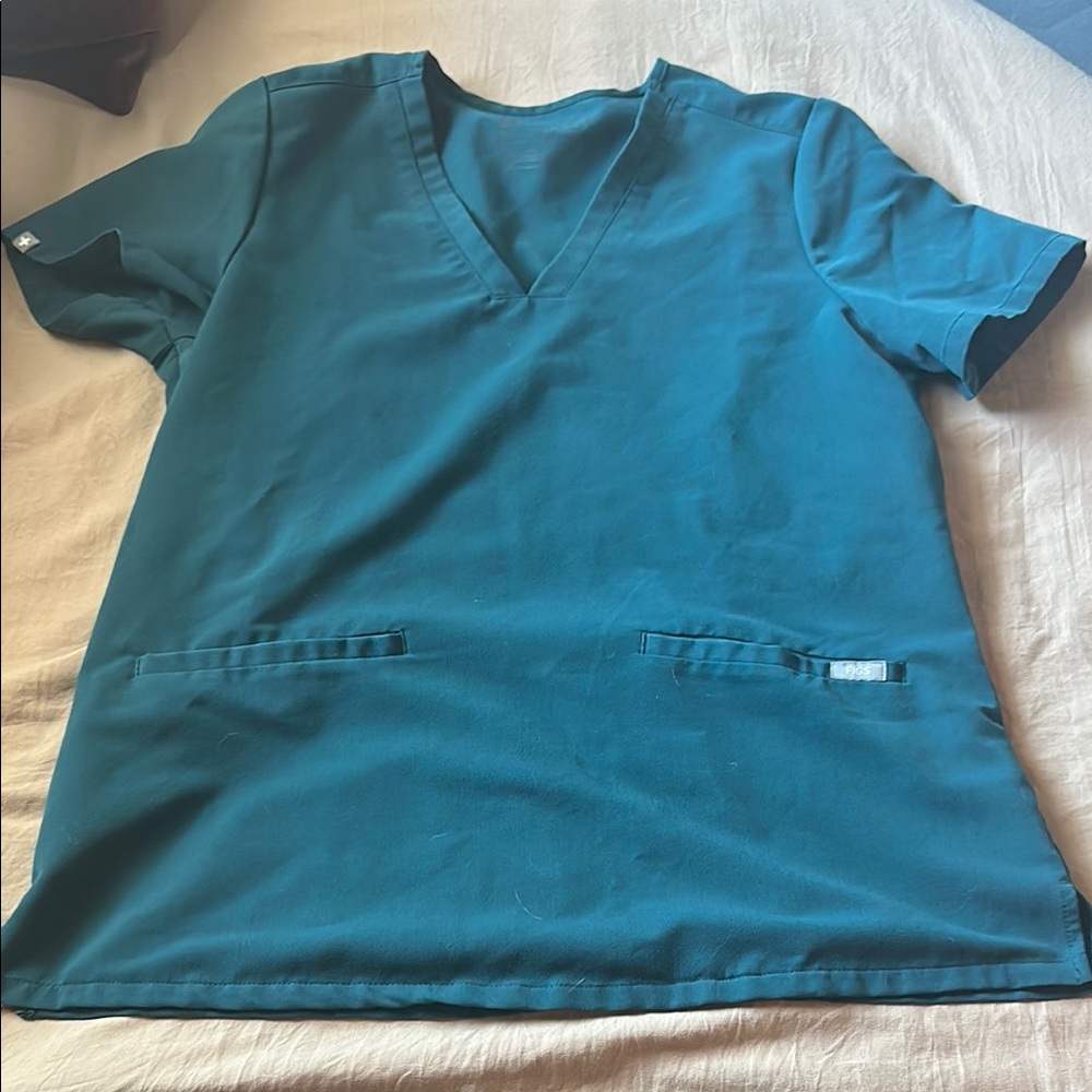 Figs Caribbean Blue Scrub Top with Pockets